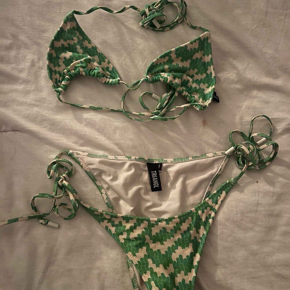 TRIANGL green bikini set size small also fits xs